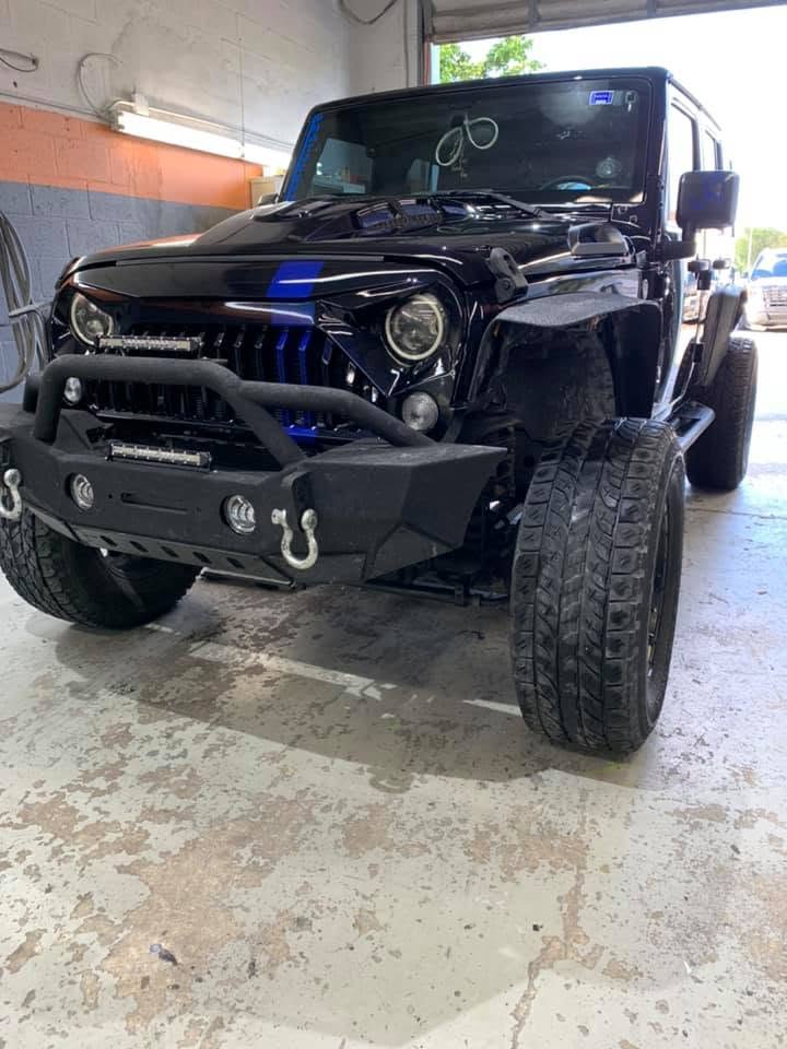 Pintura terminada en vehículo reparado